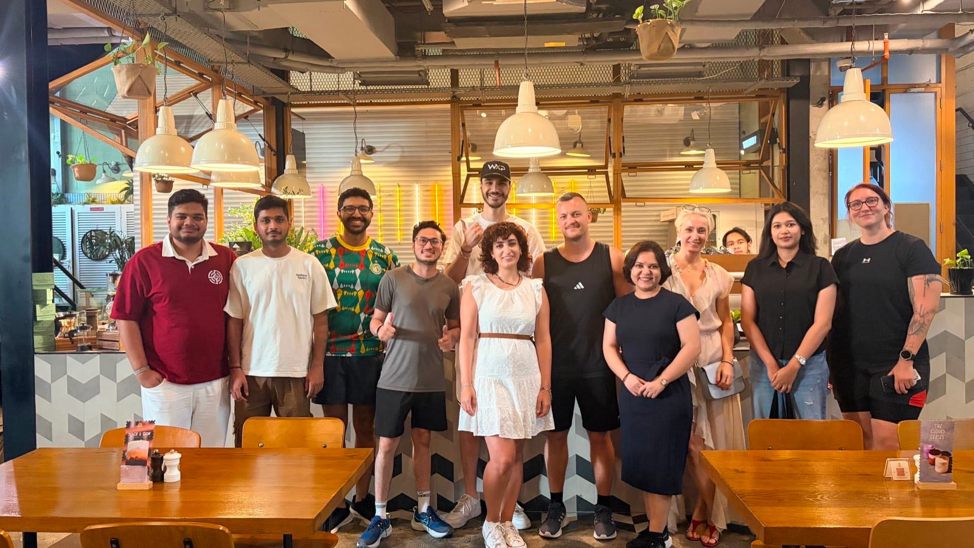 WorldXpat members together at a Dubai café